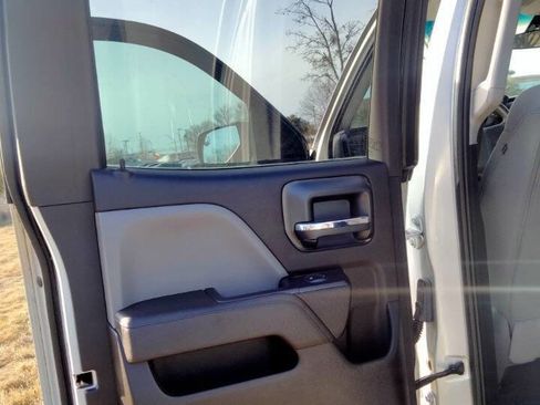 Used 2017 Chevrolet Silverado 1500 Custom w/ Custom Convenience Package image 11