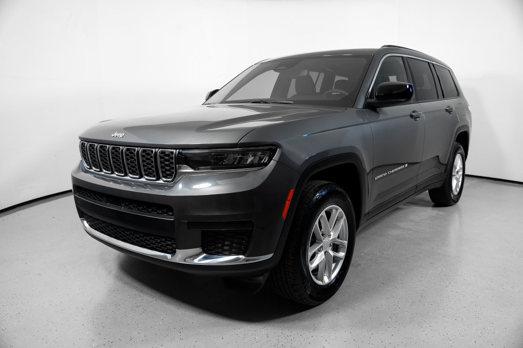 Used 2024 Jeep Grand Cherokee L Laredo AWD/4WD image 16