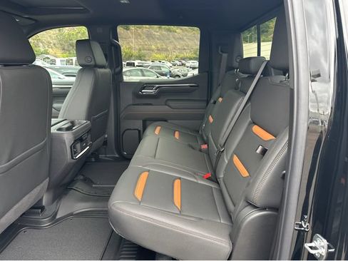 New 2026 GMC Sierra 1500 AT4 w/ AT4 Premium Package AWD/4WD image 18