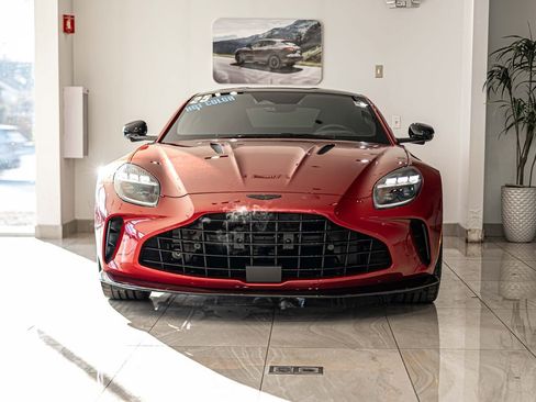 Used 2025 Aston Martin V8 Vantage Coupe image 2