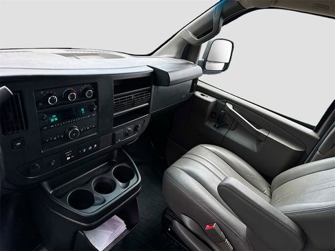Used 2022 Chevrolet Express 2500 w/ Driver Convenience Package image 21