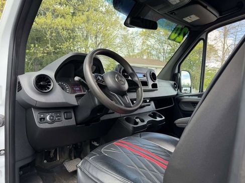 Used 2020 Mercedes-Benz Sprinter 2500 image 23