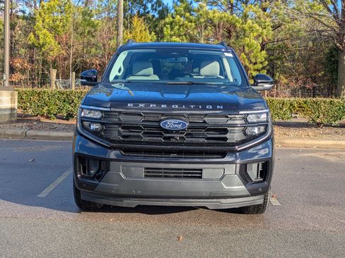 New 2025 Ford Expedition Active image 9
