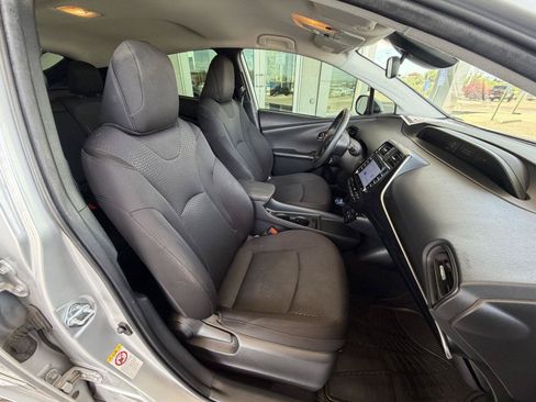 Used 2022 Toyota Prius LE FWD image 25