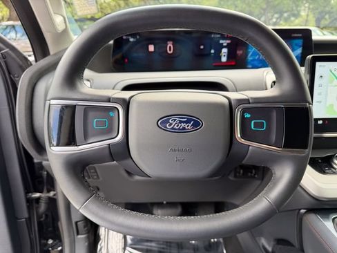 Used 2025 Ford Expedition Max Active AWD/4WD image 11
