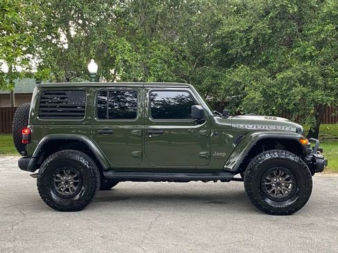 Used 2021 Jeep Wrangler Unlimited Rubicon w/ Trailer Tow Package AWD/4WD image 8