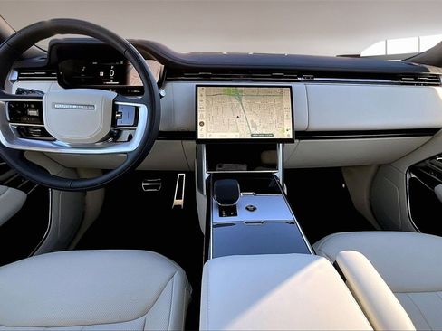 New 2025 Land Rover Range Rover SE image 5