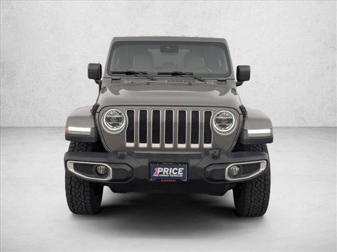 Used 2019 Jeep Wrangler Unlimited Sahara AWD/4WD image 3
