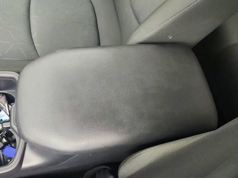 Used 2025 Toyota RAV4 XLE AWD/4WD image 17