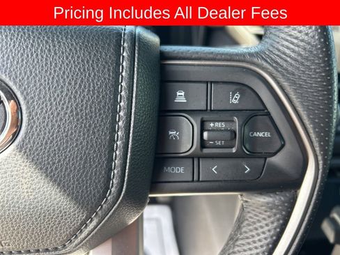 Used 2025 Toyota Tundra Limited AWD/4WD image 8