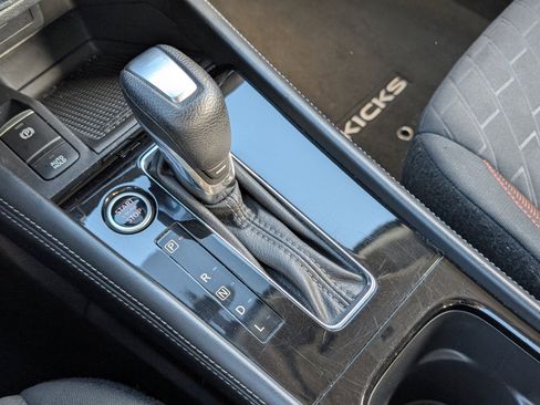 Used 2023 Nissan Kicks SR image 19