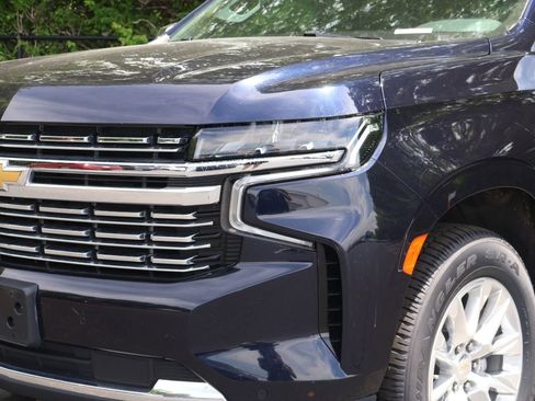 Certified 2024 Chevrolet Suburban Premier AWD/4WD image 3