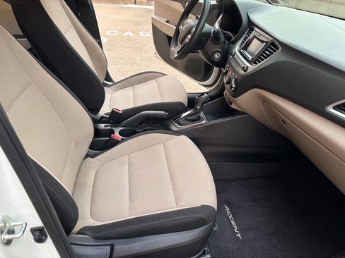 Used 2018 Hyundai Accent SE FWD image 25