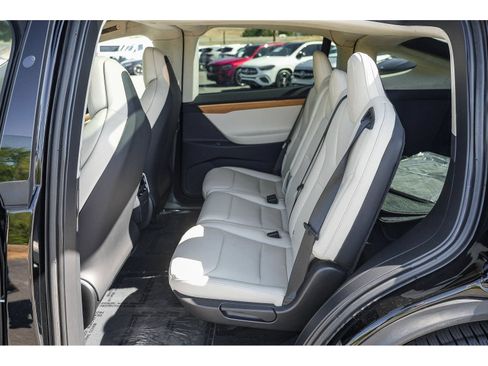 Used 2018 Tesla Model X 75D AWD/4WD image 18