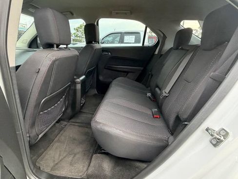 Used 2017 Chevrolet Equinox LS FWD image 12