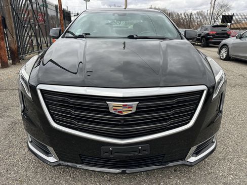 Used 2018 Cadillac XTS Vsport Platinum image 2
