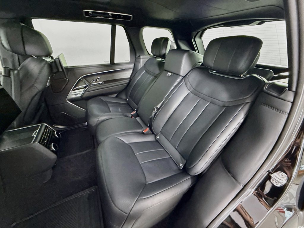 Used 2025 Land Rover Range Rover Long Wheelbase Autobiography AWD/4WD image 25