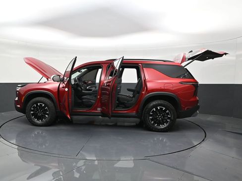 Used 2025 Chevrolet Traverse Z71 w/ Enhanced Driving Package image 31