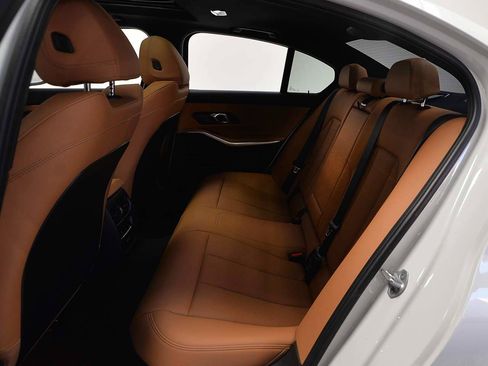 Used 2024 BMW 330i Sedan w/ Premium Package image 10