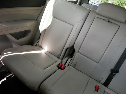 Used 2018 Volkswagen Atlas SE AWD/4WD image 12