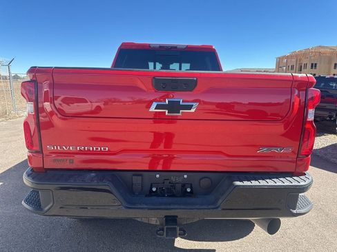 Used 2024 Chevrolet Silverado 2500 ZR2 w/ Technology Package image 5