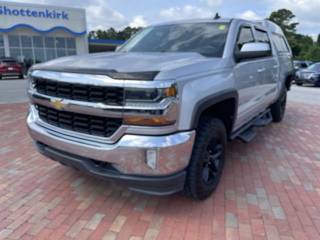 Used 2017 Chevrolet Silverado 1500 LT w/ All Star Edition AWD/4WD image 1