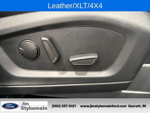 Used 2023 Ford Explorer XLT w/ XLT Sport Appearance Package AWD/4WD image 39