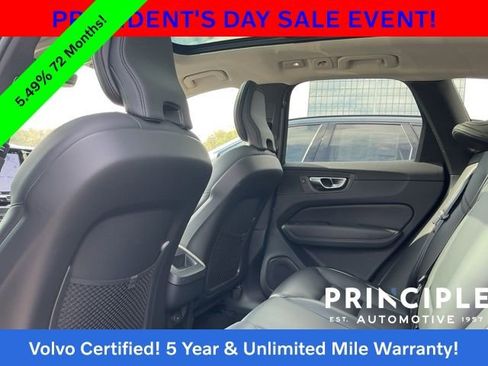 Certified 2025 Volvo XC60 B5 Core image 31