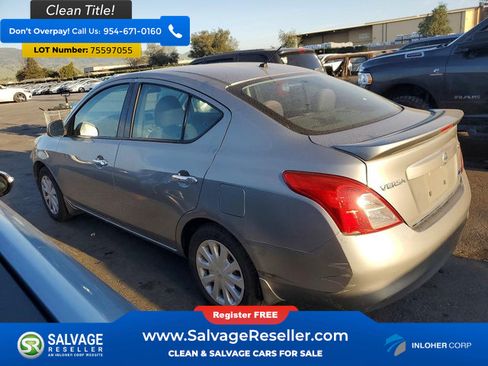 Used 2014 Nissan Versa SV FWD image 3