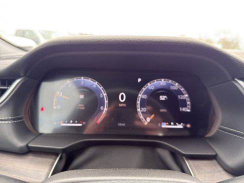 New 2025 Jeep Grand Cherokee L Limited w/ Black Appearance Package AWD/4WD image 17