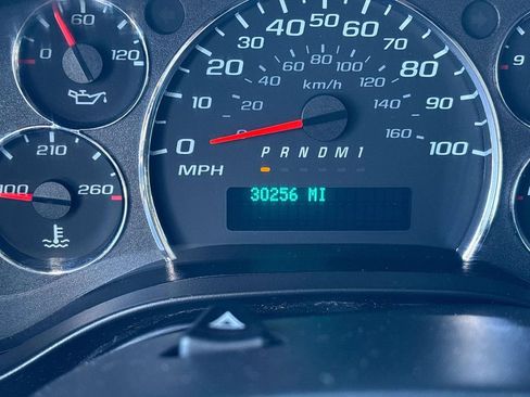 Used 2022 GMC Savana 3500 w/ Power Convenience Package image 16