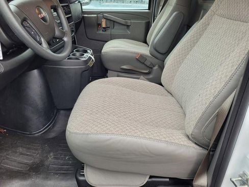 New 2024 GMC Savana 2500 Base w/ Driver Convenience Package image 17