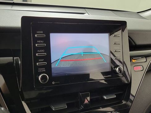 Used 2021 Toyota Camry SE FWD image 29