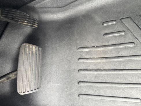 Used 2022 Chevrolet Suburban RST w/ Sport Performance Package image 28