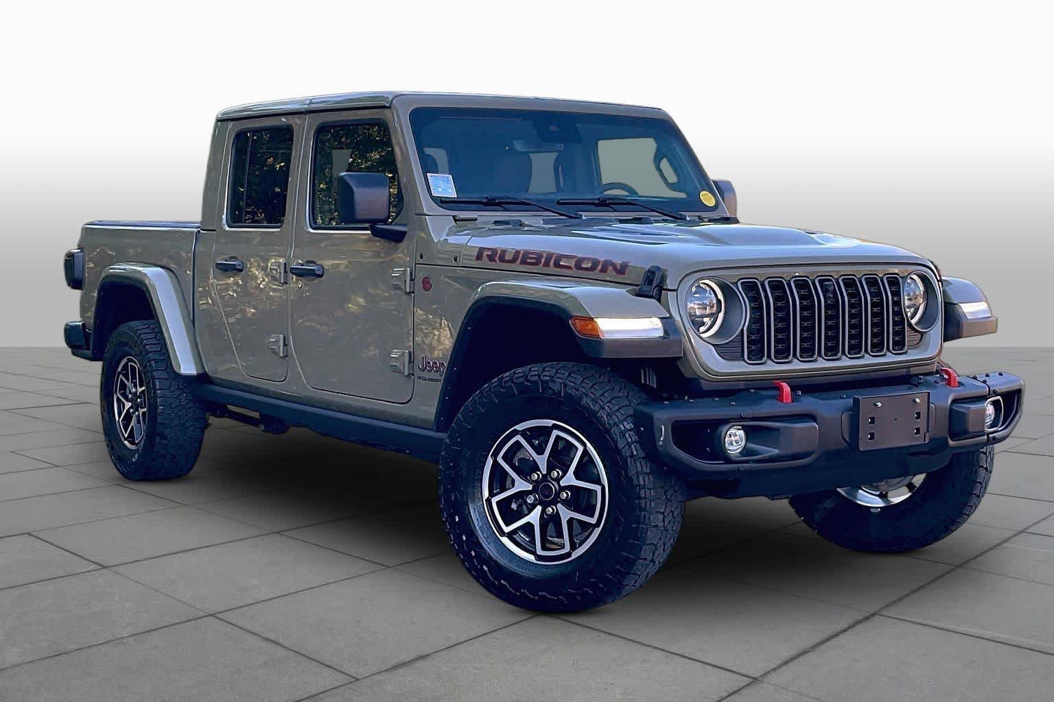 Used 2025 Jeep Gladiator Rubicon AWD/4WD image 2