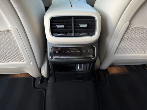 Used 2022 Mercedes-Benz GLS 450 4MATIC image 18