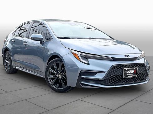 Used 2024 Toyota Corolla SE FWD image 3