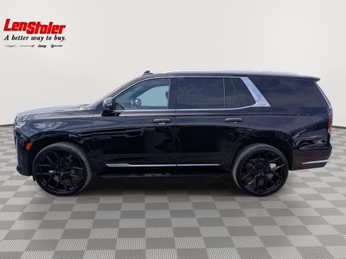 Used 2023 Cadillac Escalade Luxury AWD/4WD image 2
