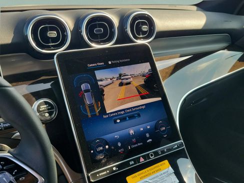 Certified 2025 Mercedes-Benz GLC 300 image 24