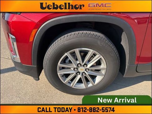Used 2023 Chevrolet Traverse LT image 17