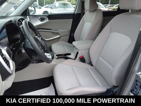 Certified 2025 Kia Soul LX w/ LX Technology Package FWD image 21