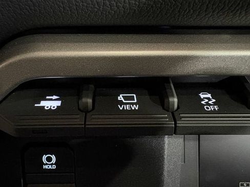 Used 2026 Toyota Tundra Limited AWD/4WD image 16