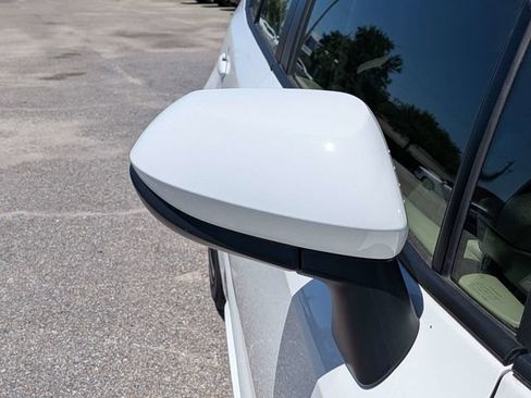 Used 2025 Toyota Corolla LE FWD image 12