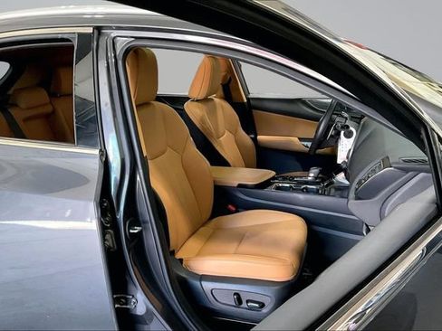 Used 2023 Lexus NX 250 FWD image 9