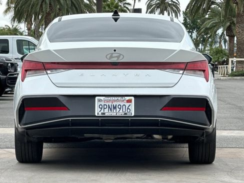 Used 2024 Hyundai Elantra SEL w/ Convenience Package FWD image 5