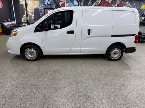 Used 2021 Nissan NV200 S w/ Back Door Glass Package FWD image 2