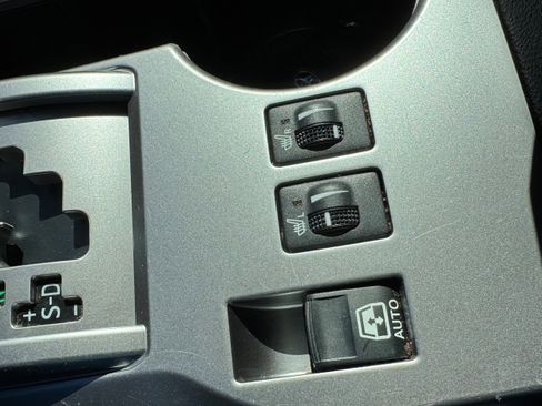 Used 2020 Toyota 4Runner SR5 Premium w/ Moonroof Package image 18