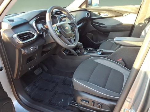 Used 2023 Chevrolet TrailBlazer LT w/ Convenience Package AWD/4WD image 10