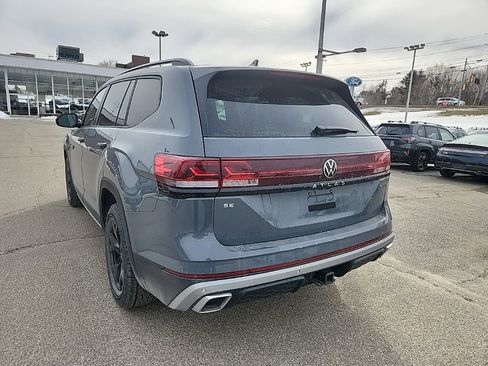 New 2026 Volkswagen Atlas Peak Edition image 5