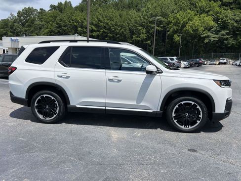 Used 2026 Honda Pilot image 2